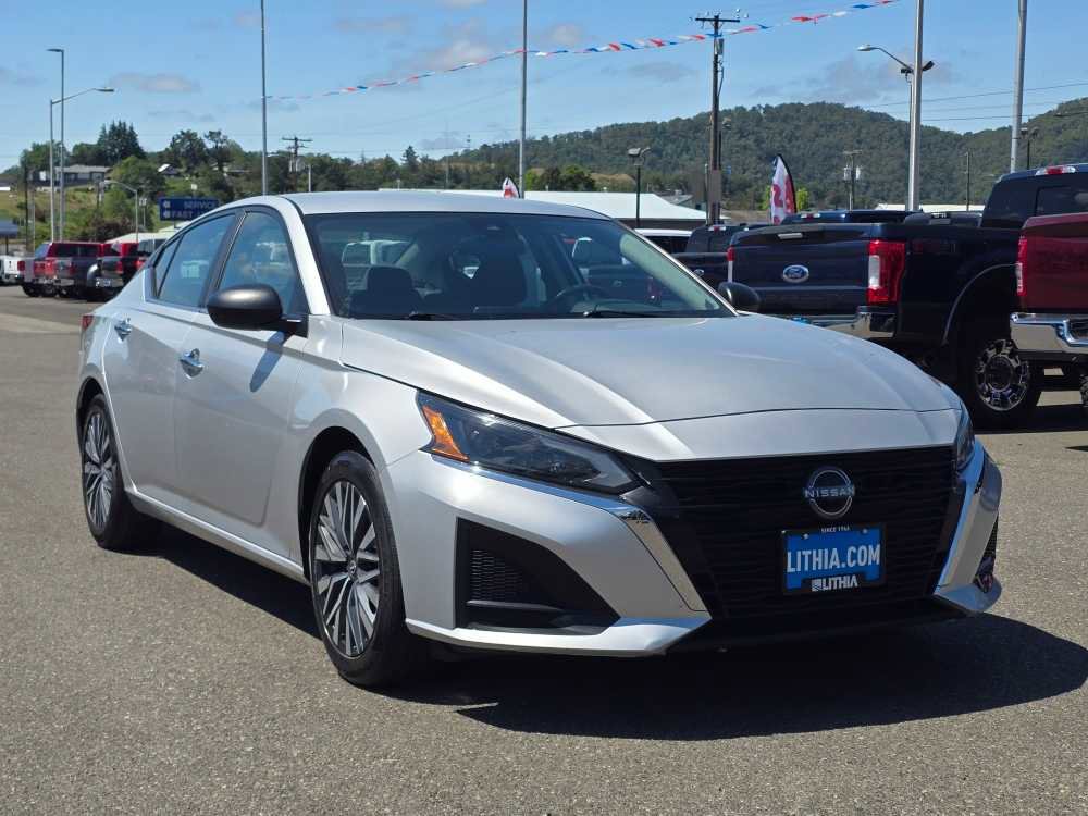 Used 2024 Nissan Altima 2.5 SV FWD image 7