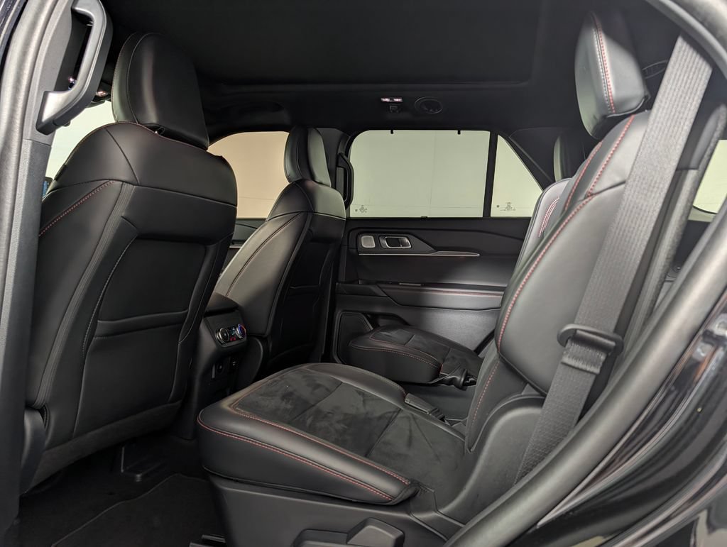 Certified 2025 Ford Explorer ST AWD/4WD image 12
