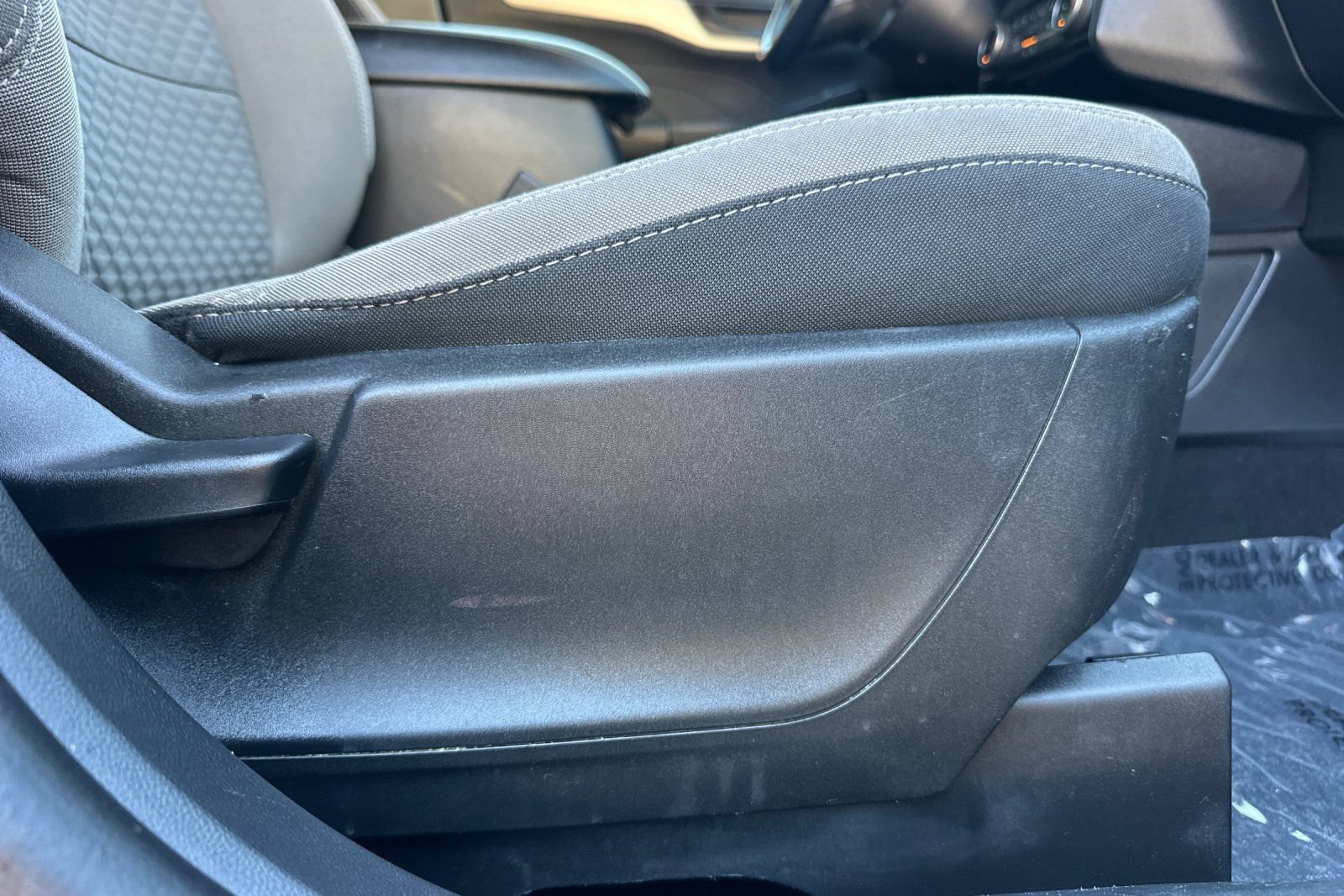 Certified 2022 Ford Escape SE w/ SE Sport Appearance Package FWD image 23