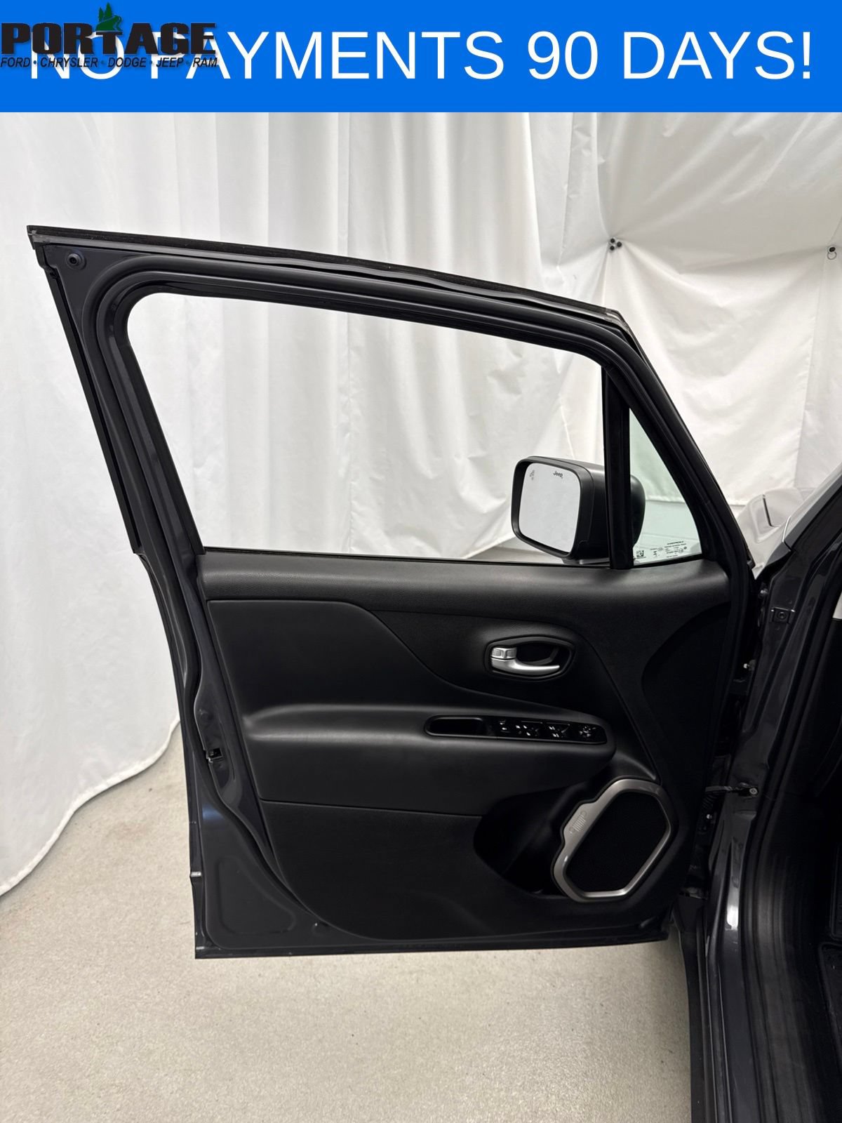 Used 2023 Jeep Renegade Latitude AWD/4WD image 11