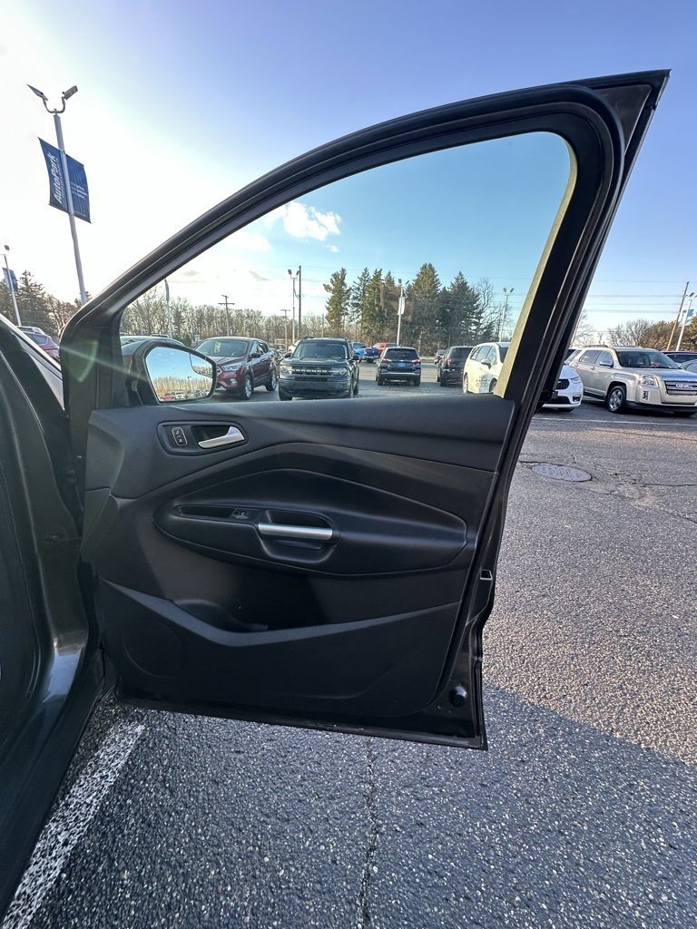 Certified 2019 Ford Escape SEL image 19