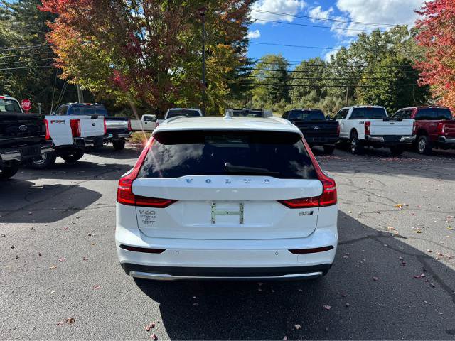 Used 2025 Volvo V60 B5 Cross Country Plus AWD/4WD image 4