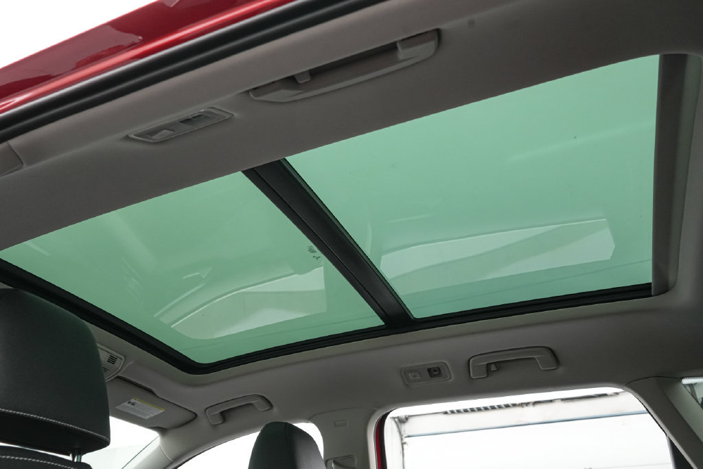 Used 2023 Volkswagen Taos SE w/ Panoramic Sunroof Package FWD image 19