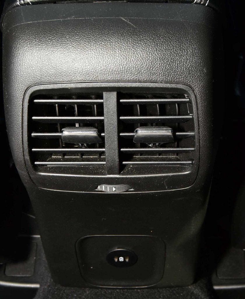 Certified 2023 Ford Escape Platinum AWD/4WD image 31
