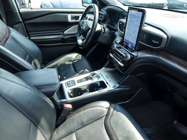 Certified 2022 Ford Explorer Platinum w/ Equipment Group 601A image 36