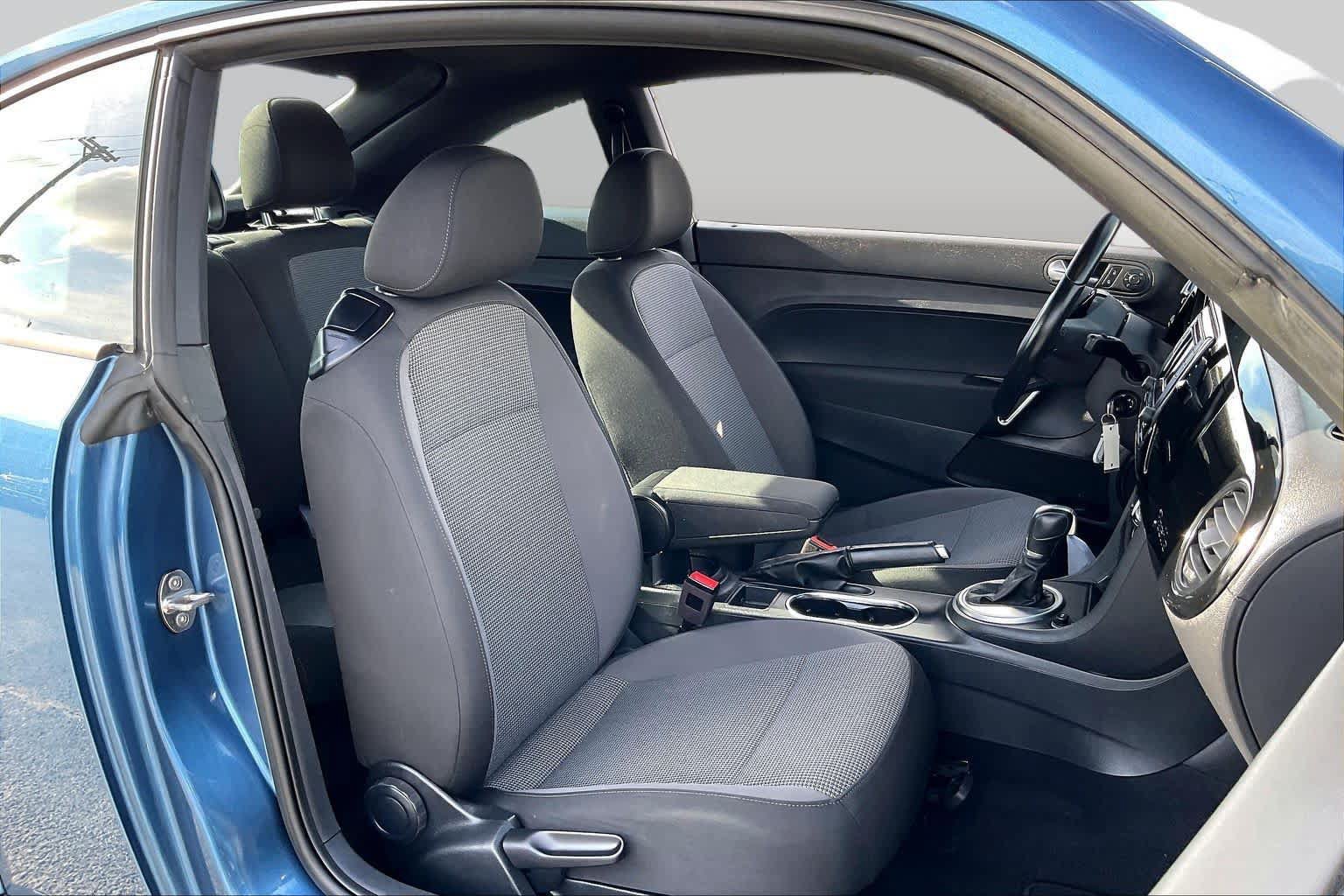 Used 2019 Volkswagen Beetle 2.0T S FWD image 8