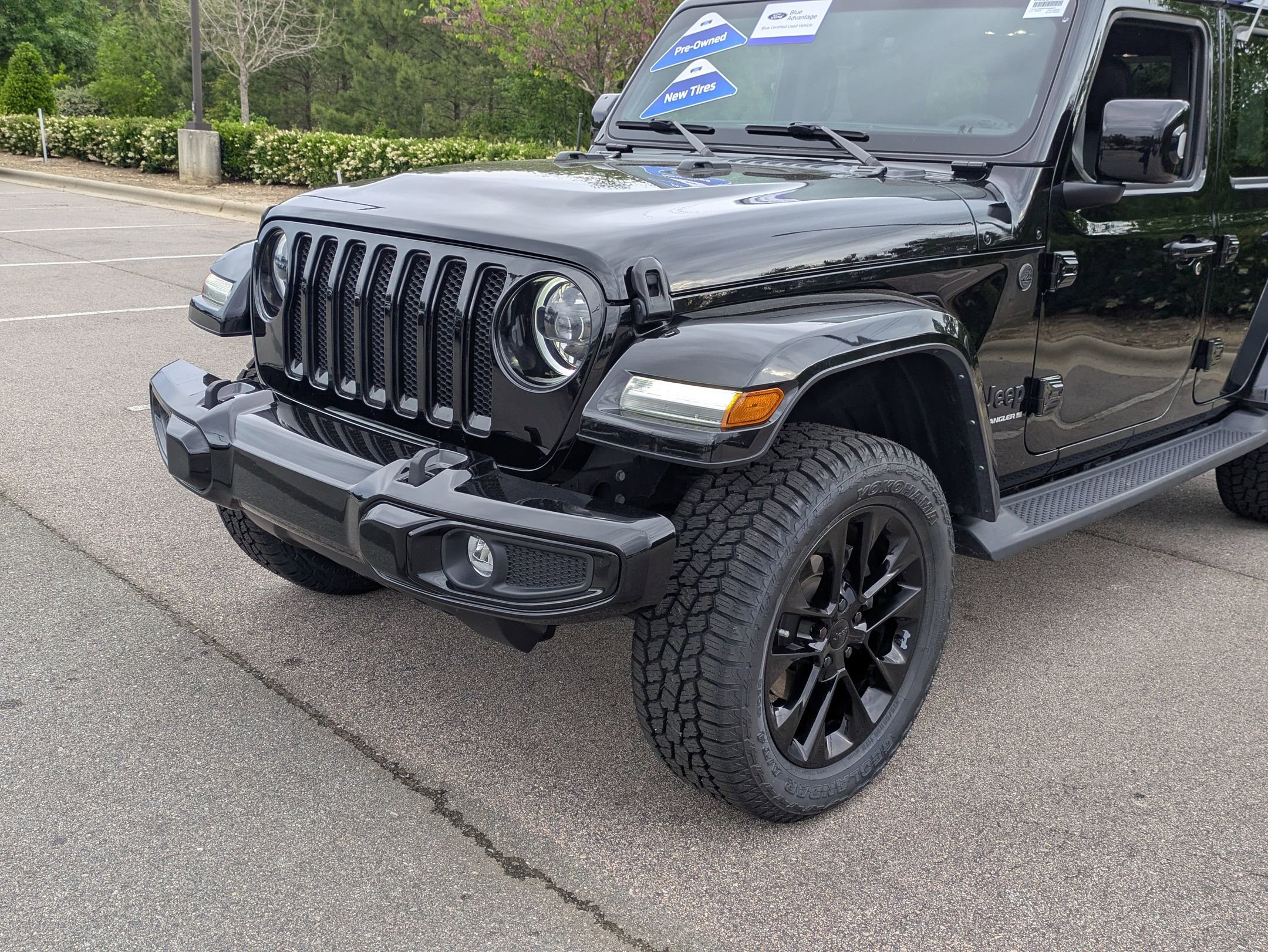Used 2023 Jeep Wrangler Unlimited Sahara AWD/4WD image 10