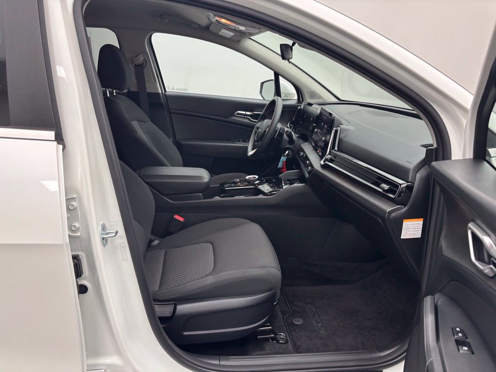 Used 2023 Kia Sportage LX AWD/4WD image 33