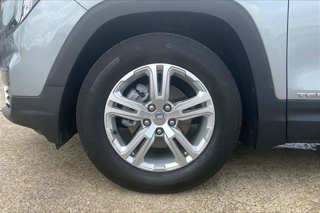 Used 2024 GMC Terrain SLE FWD image 8
