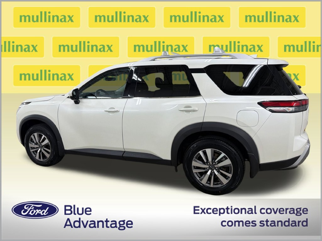Used 2023 Nissan Pathfinder SL FWD image 11