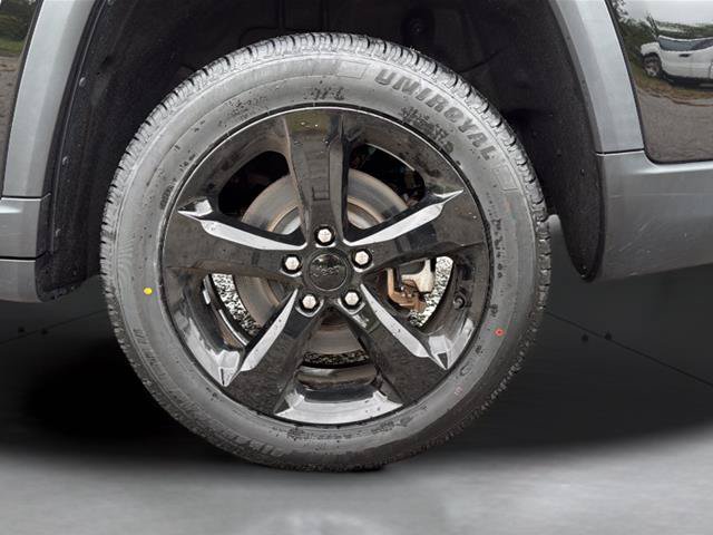 Used 2023 Jeep Grand Cherokee L Laredo AWD/4WD image 25