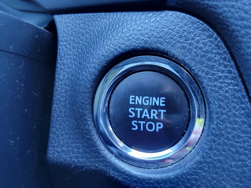 Used 2022 Toyota RAV4 XLE image 34