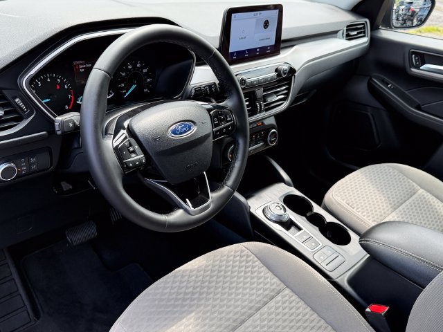 Certified 2021 Ford Escape SE w/ Cold Weather Package FWD image 17