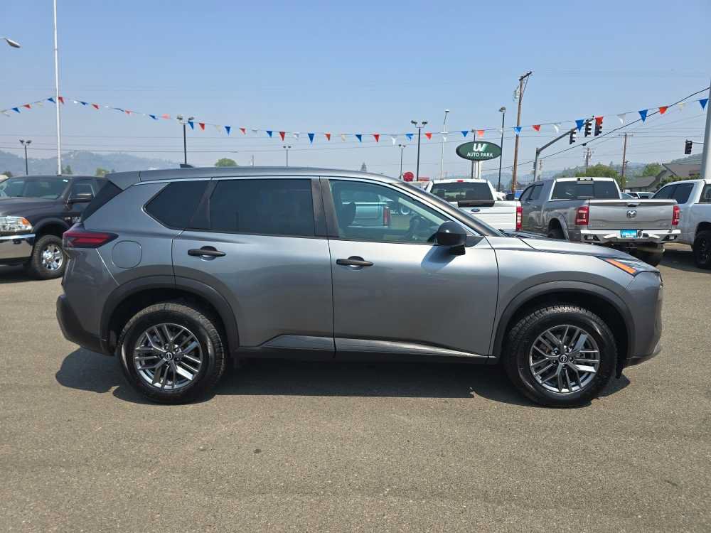 Used 2023 Nissan Rogue S AWD/4WD image 6