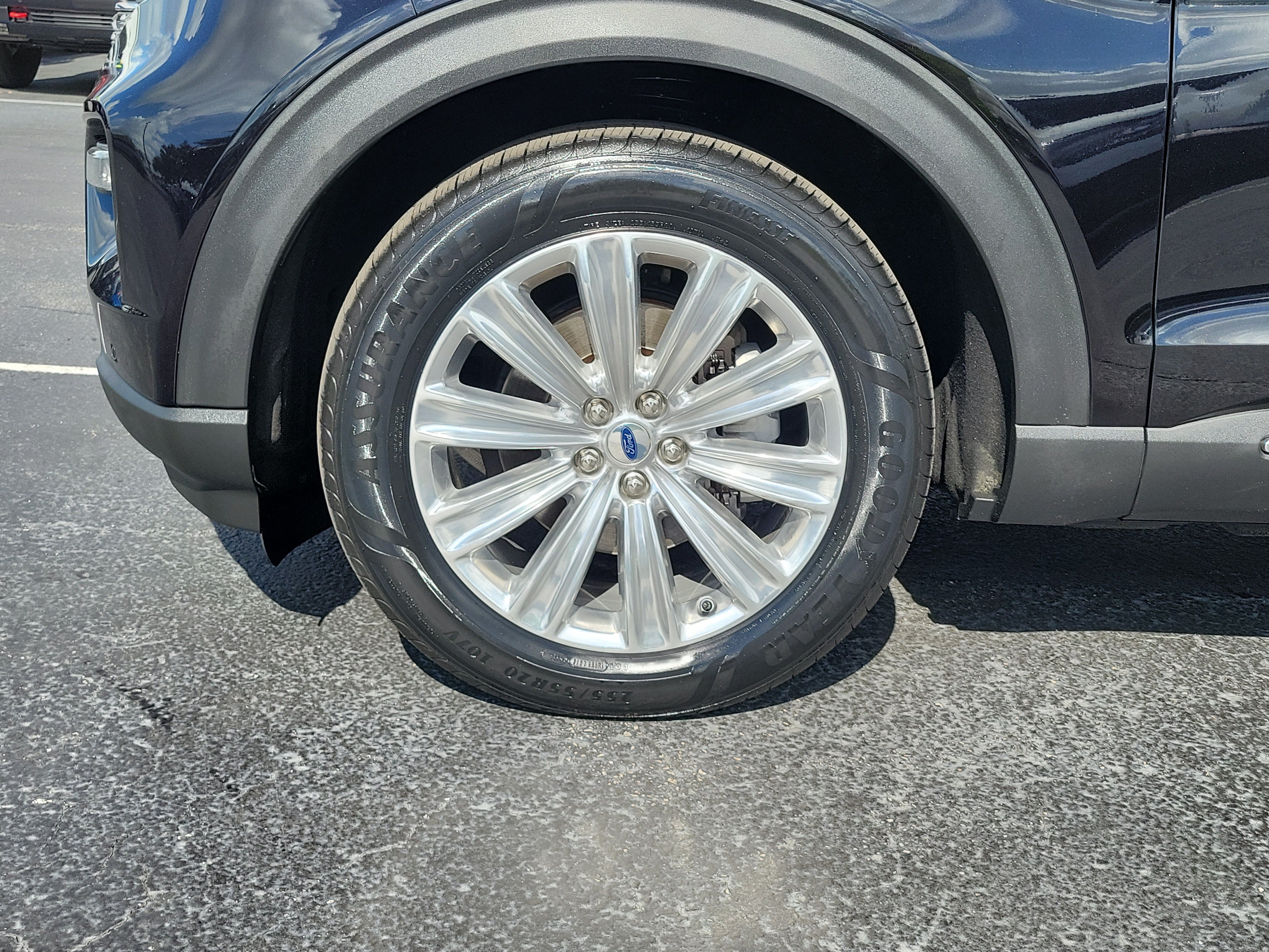 Certified 2023 Ford Explorer Limited w/ Limited Technology Package RWD image 5