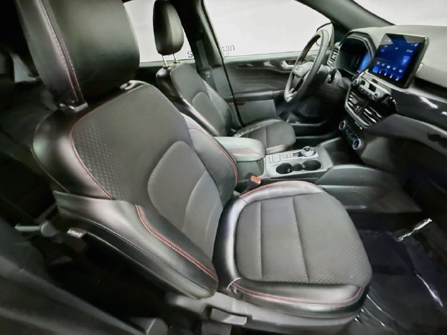 Certified 2025 Ford Escape ST-Line AWD/4WD image 26