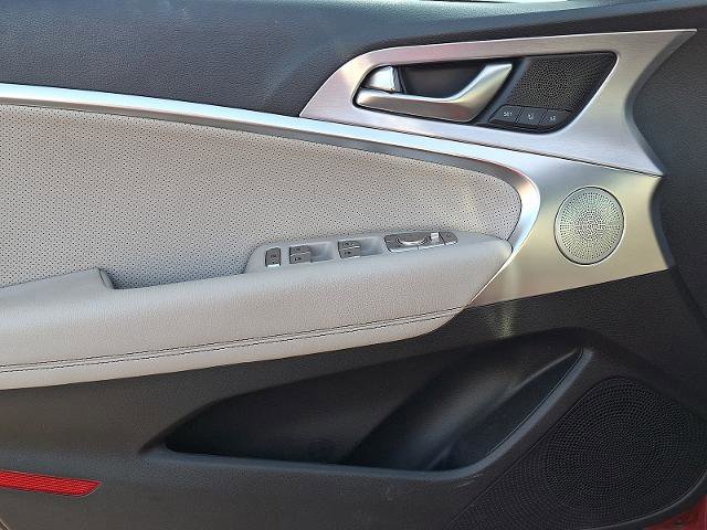 Used 2021 Genesis G70 3.3T image 11