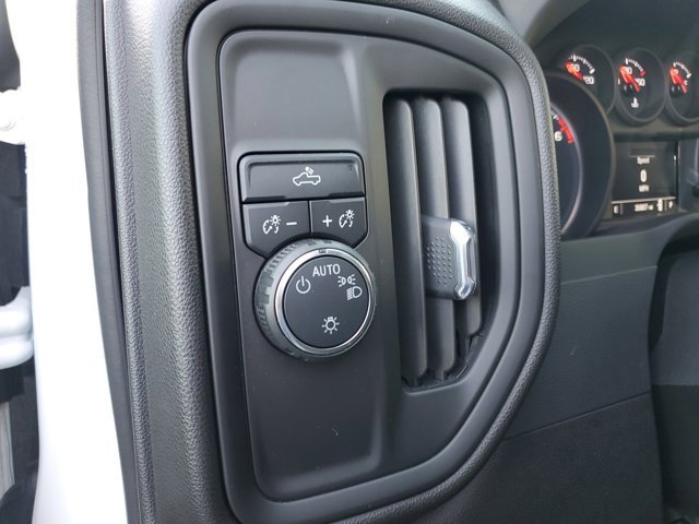 Used 2023 Chevrolet Silverado 1500 Custom image 17