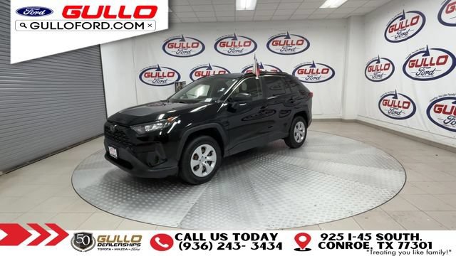 Used 2019 Toyota RAV4 LE FWD image 2