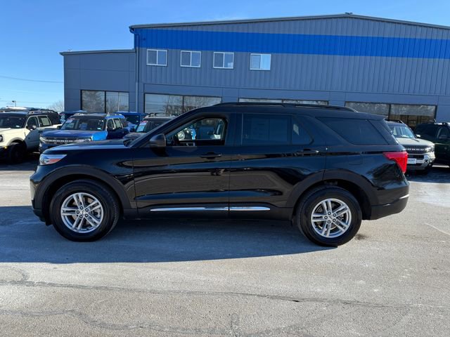 Certified 2022 Ford Explorer XLT w/ Equipment Group 202A image 2
