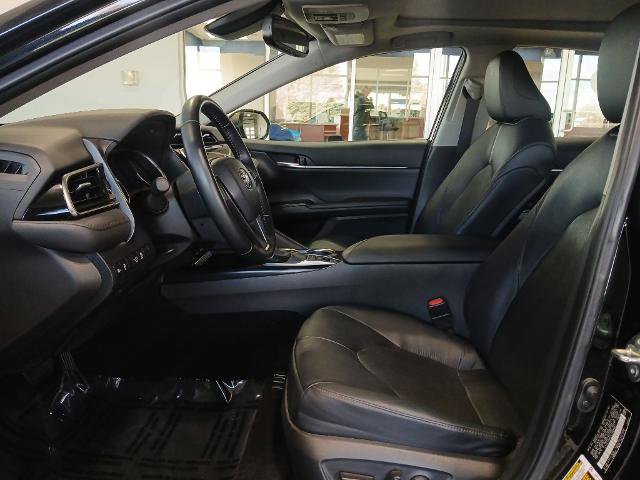 Used 2020 Toyota Camry XLE image 11