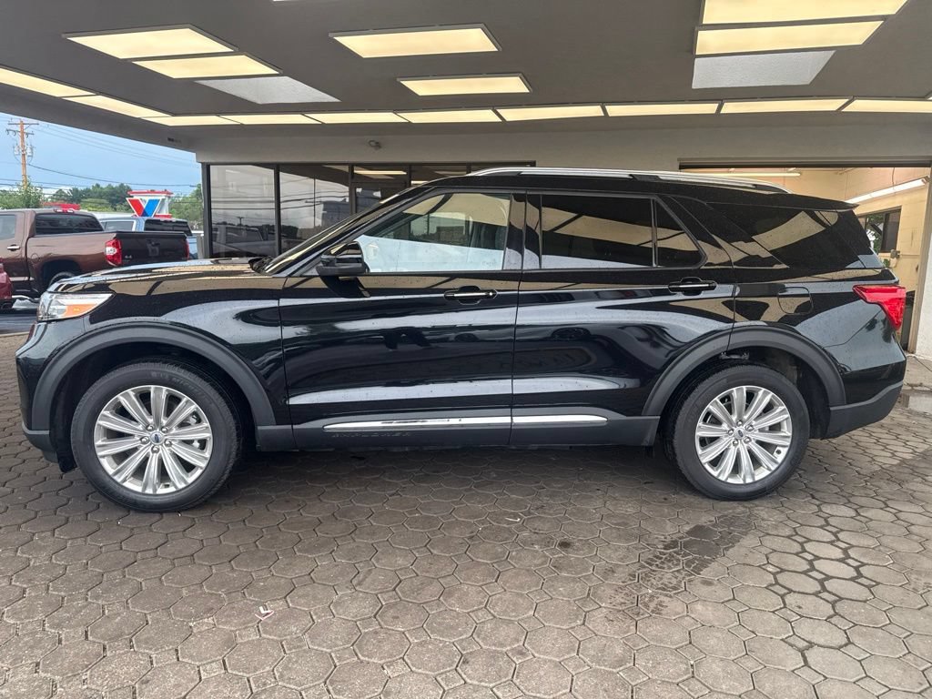 Certified 2024 Ford Explorer Limited w/ Limited Technology Package AWD/4WD image 9