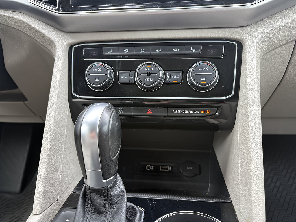 Used 2018 Volkswagen Atlas SEL w/ R-Line Package AWD/4WD image 27