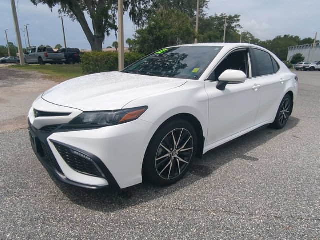 Used 2022 Toyota Camry SE FWD image 9