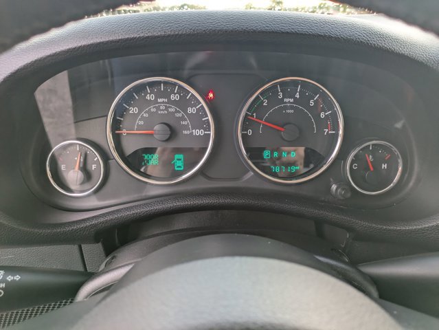 Used 2017 Jeep Wrangler Unlimited Sahara w/ Connectivity Group image 17