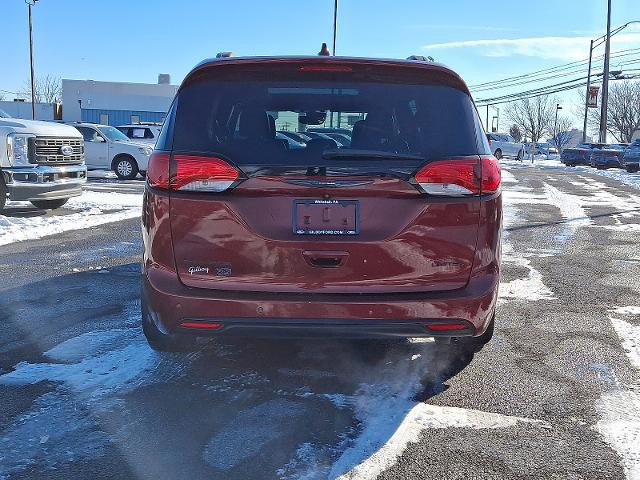 Used 2020 Chrysler Pacifica Limited image 5