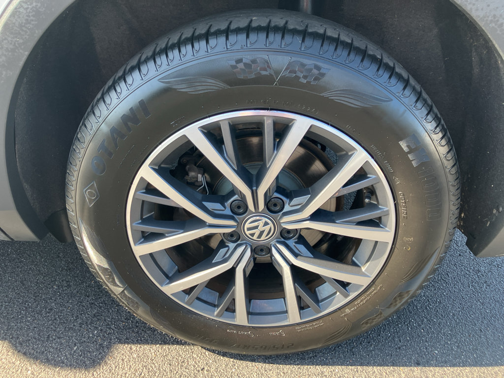 Used 2019 Volkswagen Tiguan SE AWD/4WD image 12