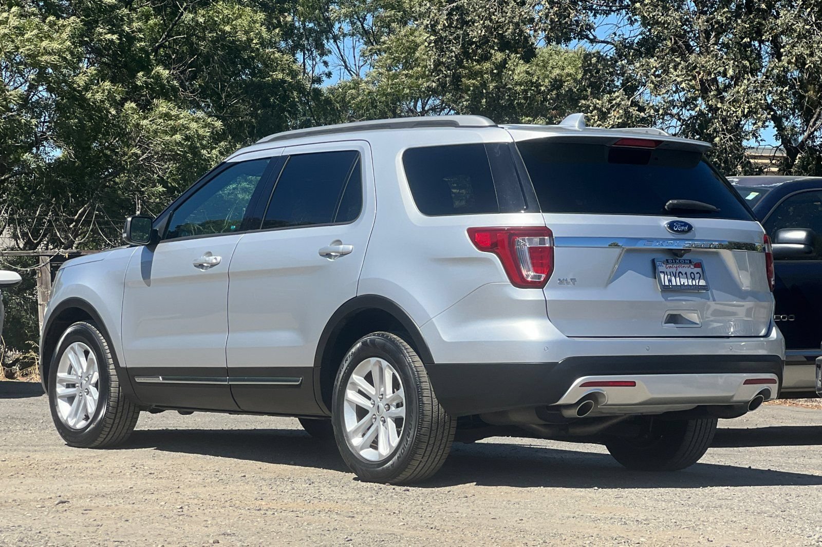 Certified 2017 Ford Explorer XLT w/ Equipment Group 201A FWD image 6
