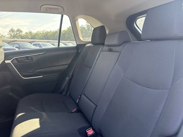 Used 2019 Toyota RAV4 LE w/ Carpet Mat Package AWD/4WD image 21