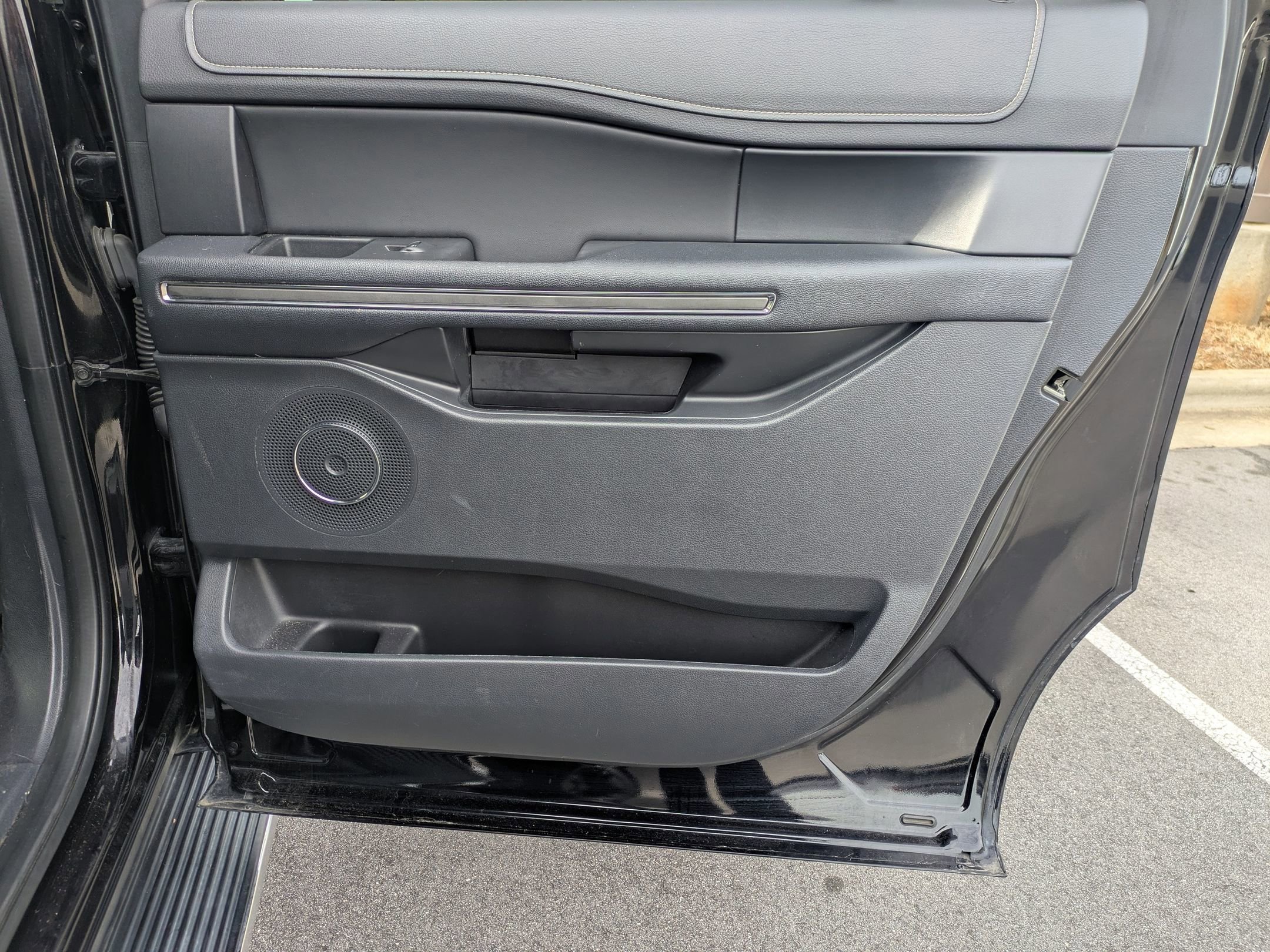 Certified 2022 Ford Expedition Max XLT image 34