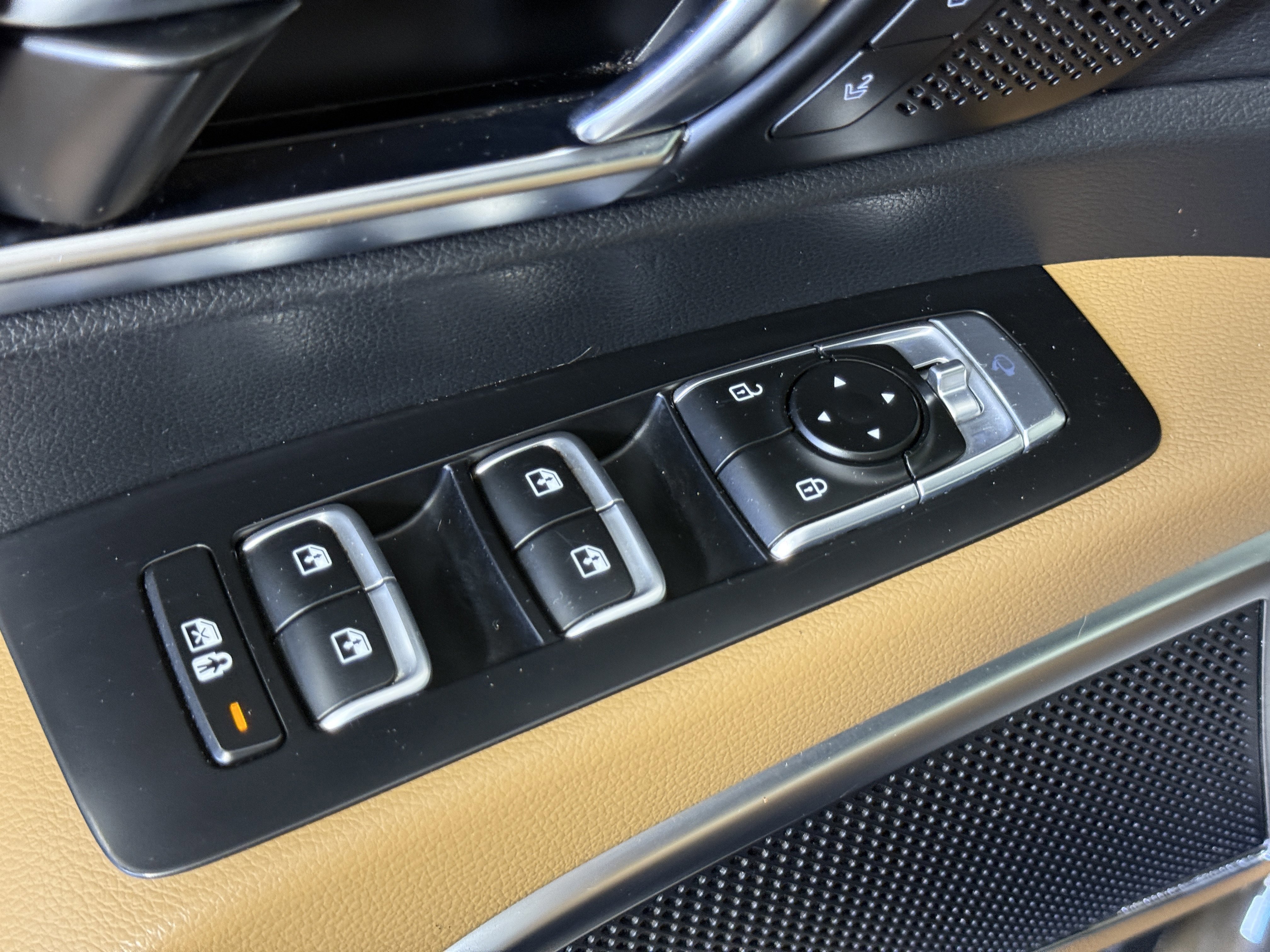 Used 2020 Kia Telluride SX w/ Towing Package image 16