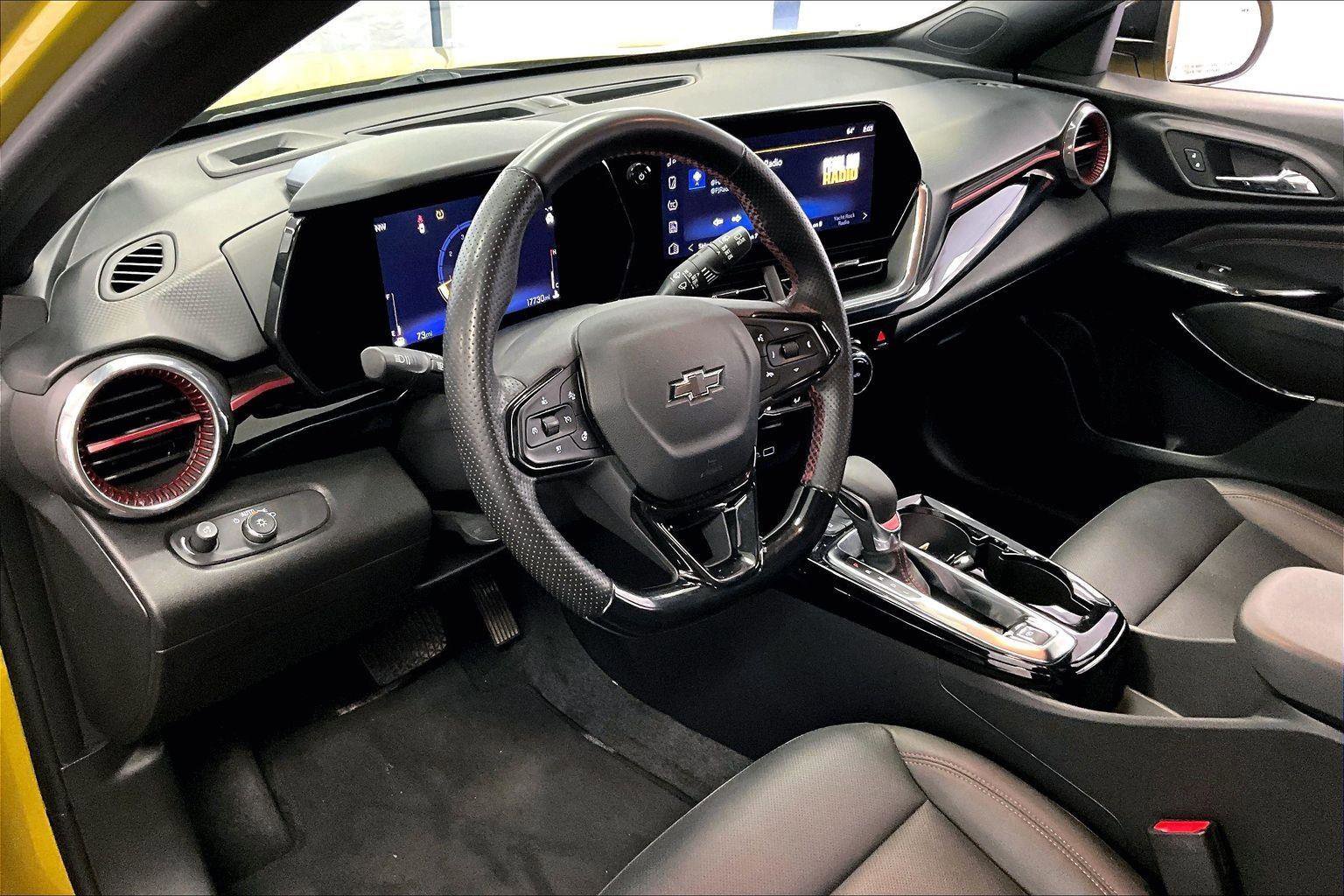 Used 2024 Chevrolet Trax RS w/ Driver Confidence Package image 12