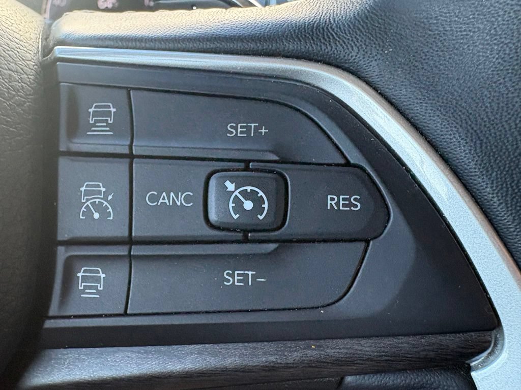 Used 2022 Jeep Grand Cherokee L Limited w/ Luxury Tech Group II AWD/4WD image 20
