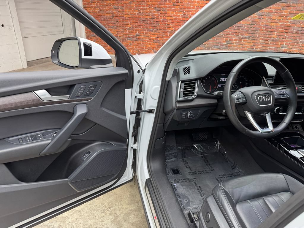 Used 2022 Audi Q5 2.0T Premium AWD/4WD image 9