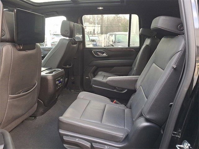 Used 2023 Chevrolet Suburban Z71 w/ Luxury Package image 10
