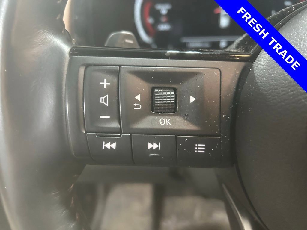 Used 2022 Nissan Pathfinder Platinum w/ Cargo Package image 9