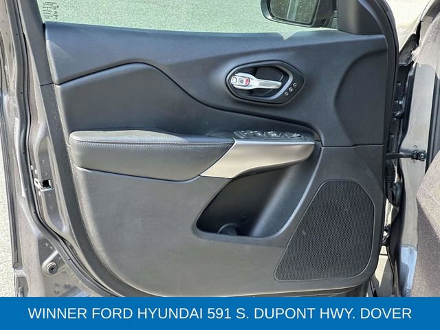 Used 2021 Jeep Cherokee Limited AWD/4WD image 10