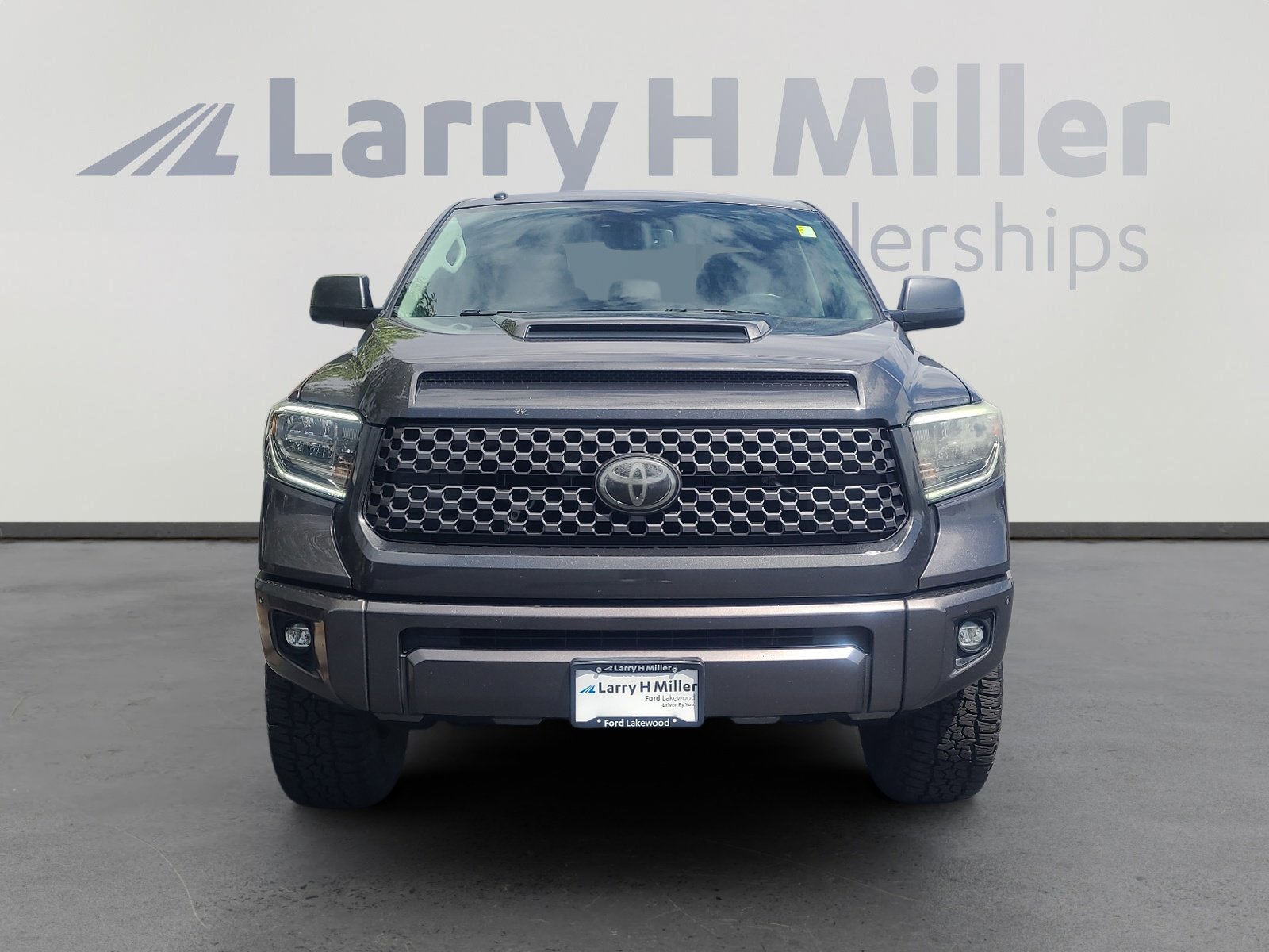 Used 2018 Toyota Tundra SR5 AWD/4WD image 8