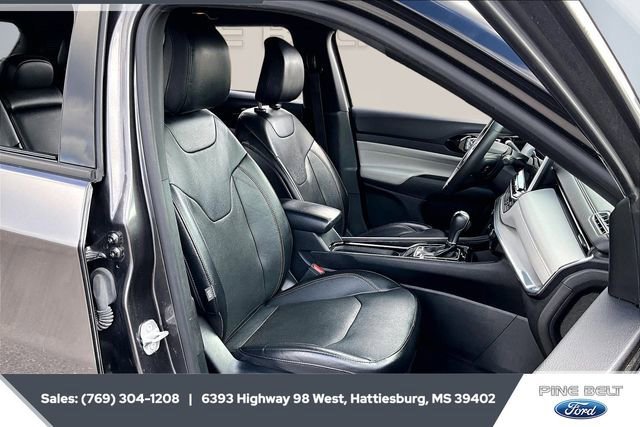 Used 2023 Jeep Compass Limited image 8