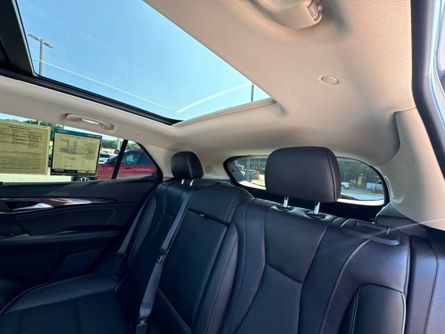 Used 2021 Buick Envision Essence FWD image 31
