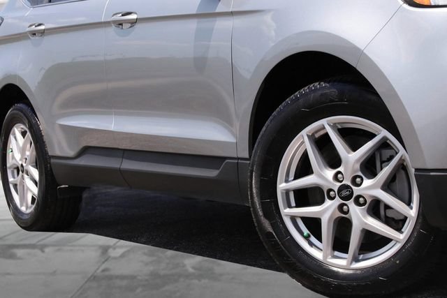 Certified 2024 Ford Edge SEL AWD/4WD image 3