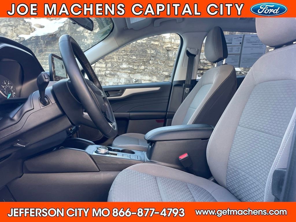Certified 2022 Ford Escape SE w/ Cold Weather Package image 18