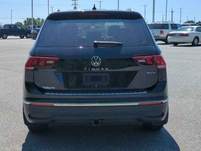 Used 2024 Volkswagen Tiguan Wolfsburg Edition w/ Panoramic Sunroof Package AWD/4WD image 5