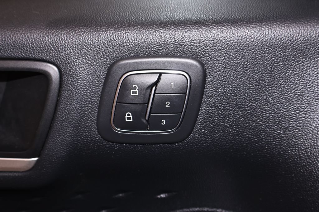 Certified 2020 Ford Escape SEL AWD/4WD image 12