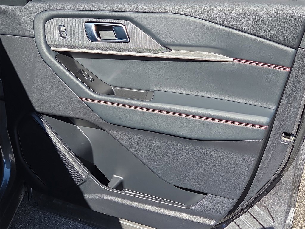 Certified 2025 Ford Explorer ST-Line image 16