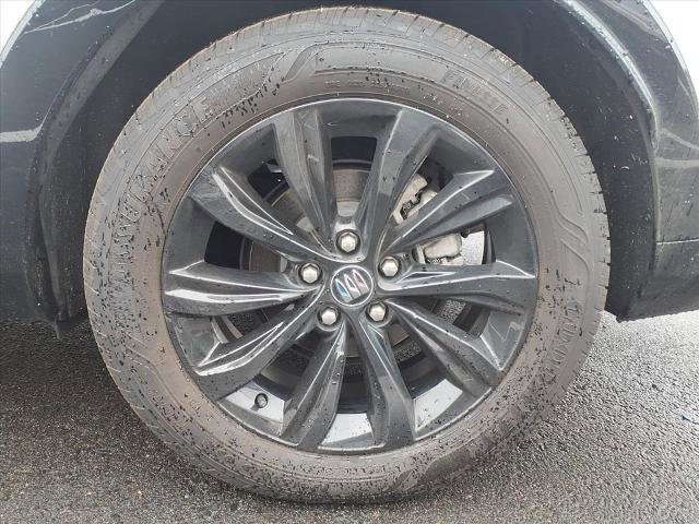 Used 2024 Buick Envista Sport Touring w/ Convenience I Package FWD image 25